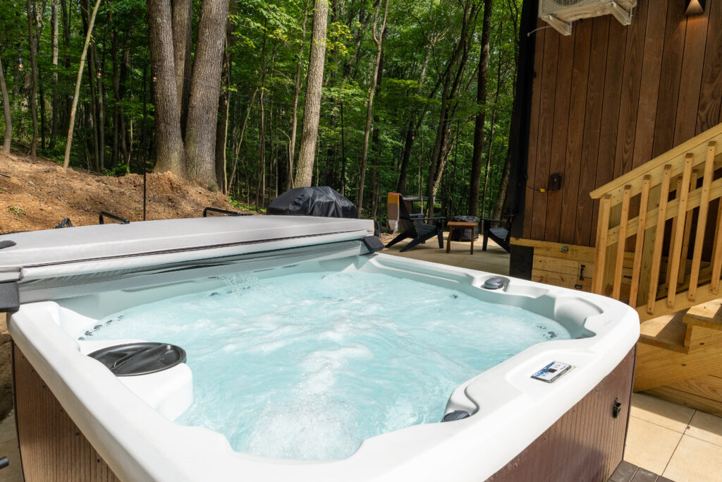 Top-rated cabin rentals near Hocking Hills with hot tubs