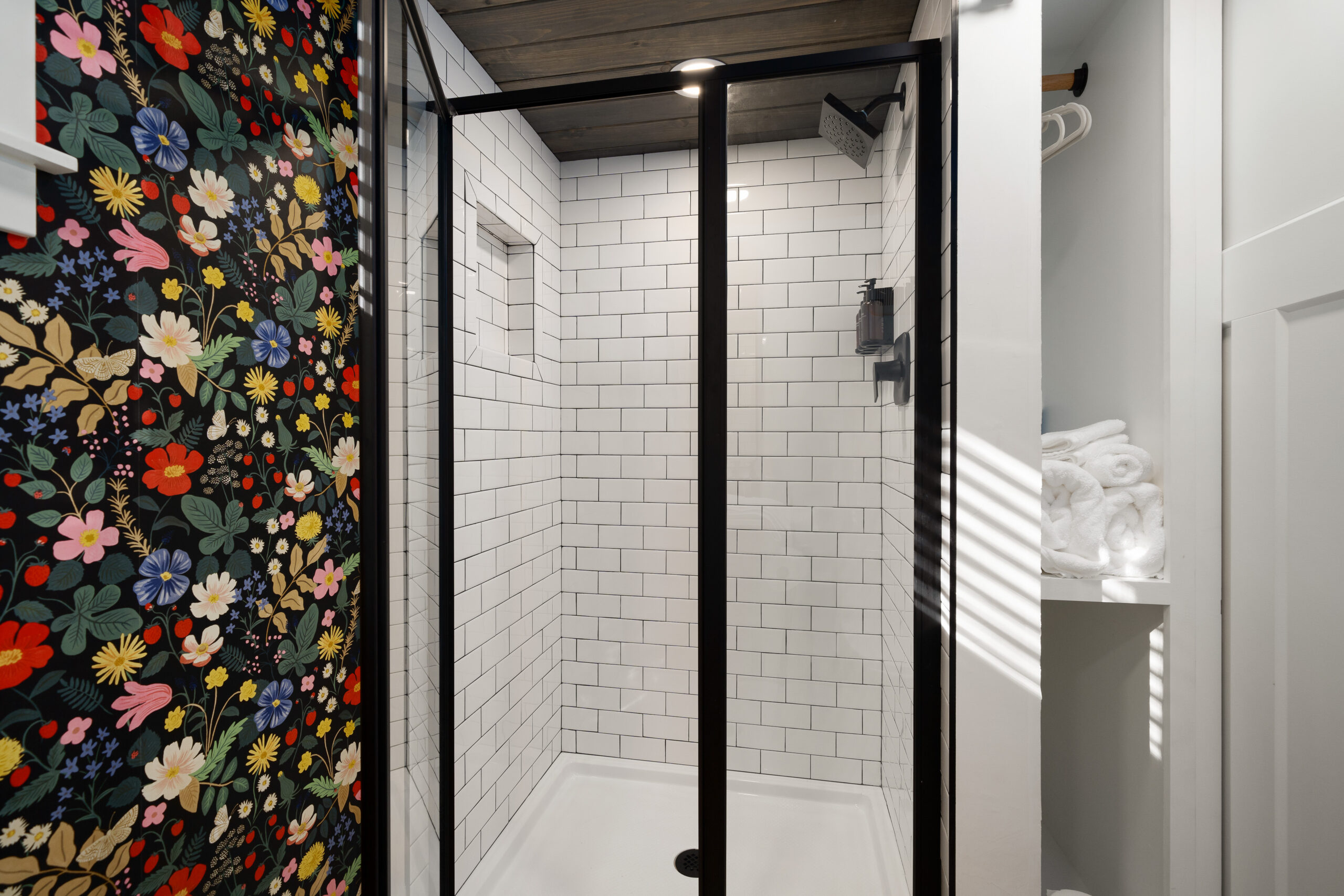 Notestone Reserve Tiny House2_13